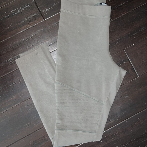 NWOT express ponte leggings - Picture 3 of 3